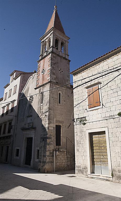 Rooms Livia Trogir Bagian luar foto