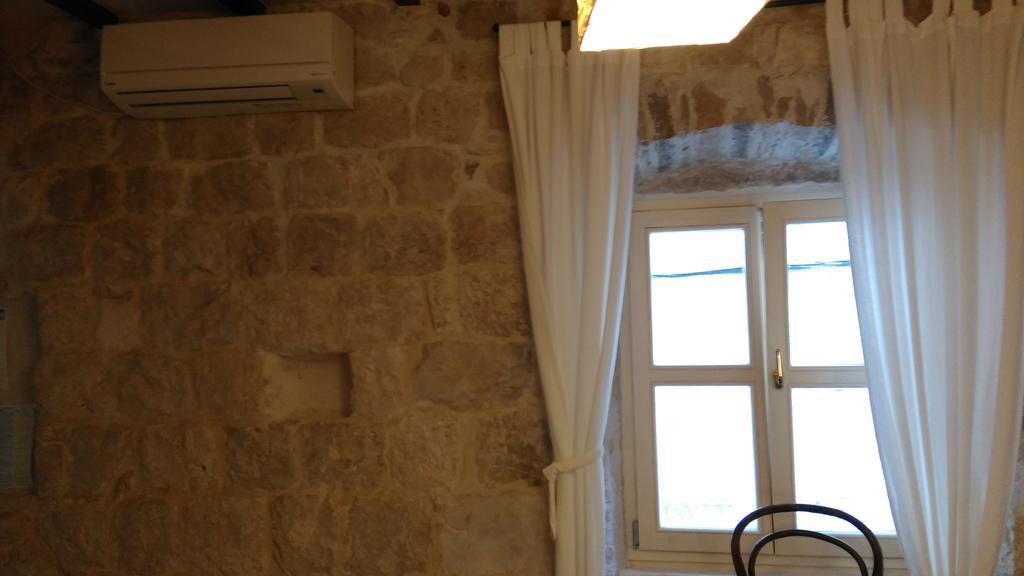 Rooms Livia Trogir Bagian luar foto